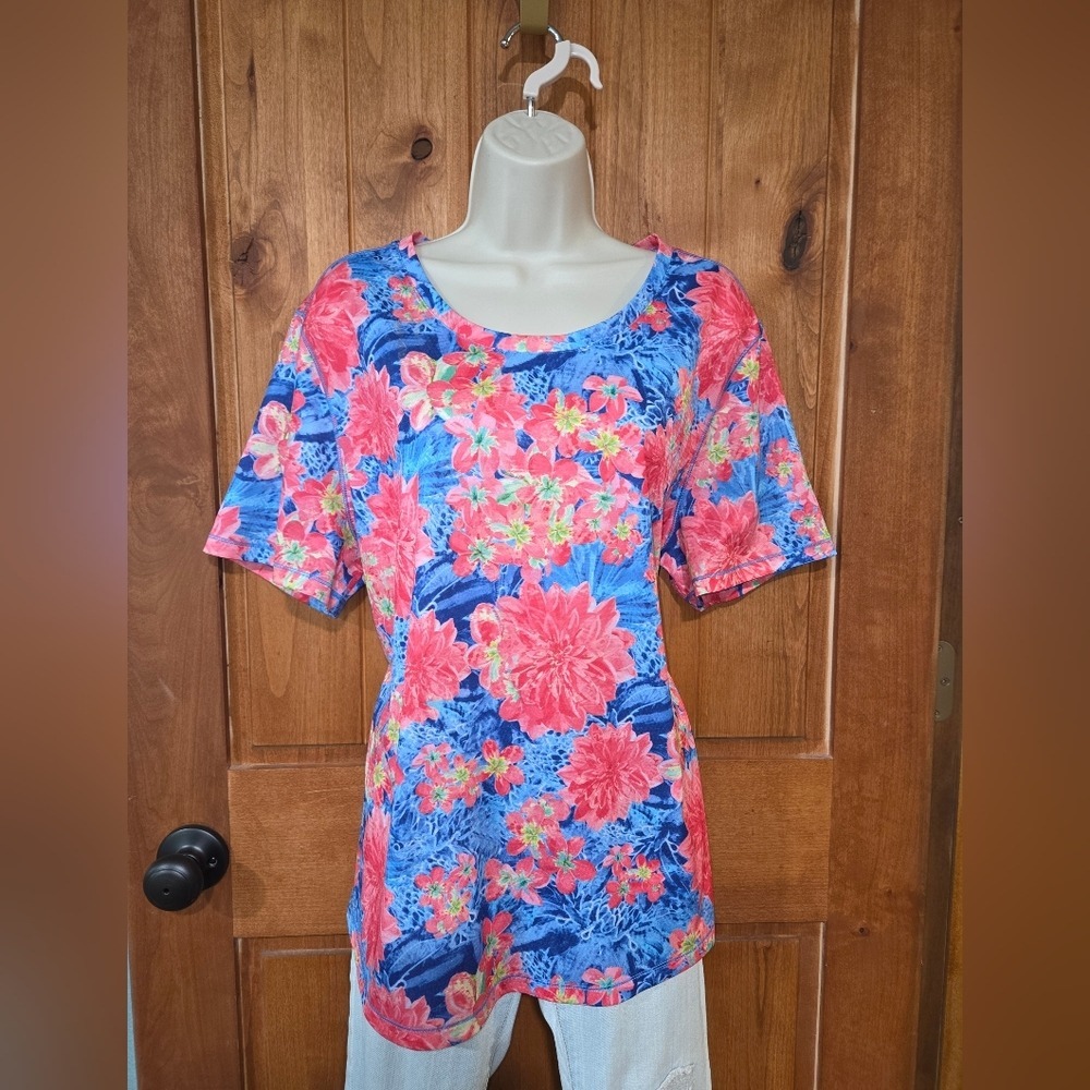 Reel Legends Floral Short Sleeve Top - Coral and Blue‎
